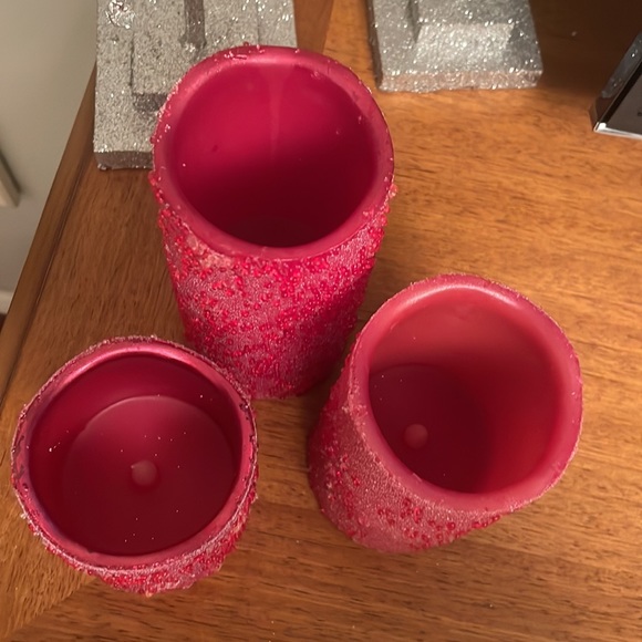 Set of 3 Battery Operated Red Candles in Three Different Sizes Christmas - Picture 2 of 13